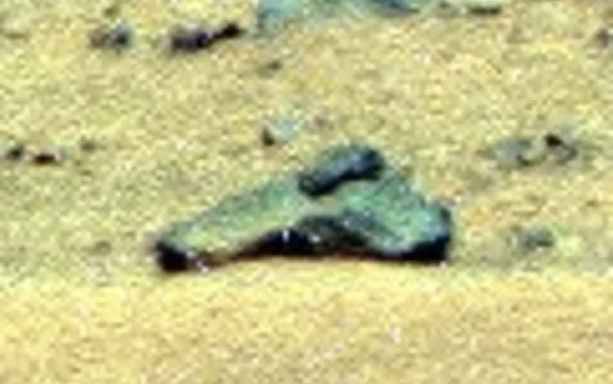 Камінь на Марсі у формі пістолета знімок ровера NASA Opportunity 2014 року