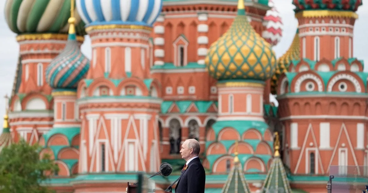 Володимир Путін виступає на тлі Собору Василія Блаженного щодо заяв Трампа