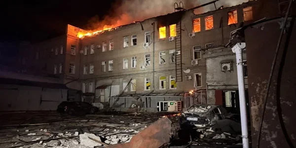 Пожежа в зруйнованому будинку Запоріжжя після удару КАБами