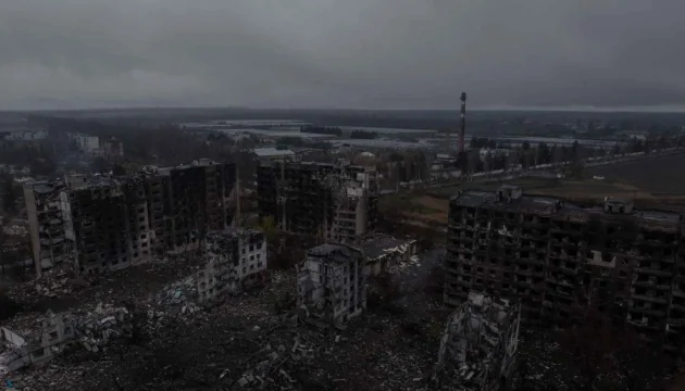 Зруйновані багатоповерхівки в Костянтинівці після російських обстрілів